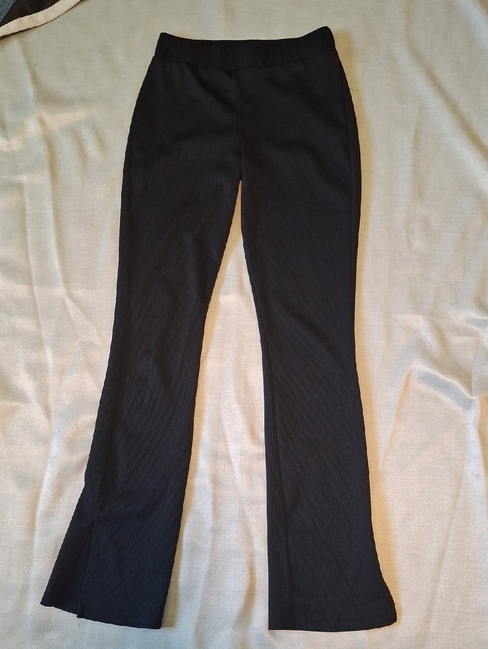 GUESS Black Ribbed Knit High-Rise Flare Split Hem Pants - Size S